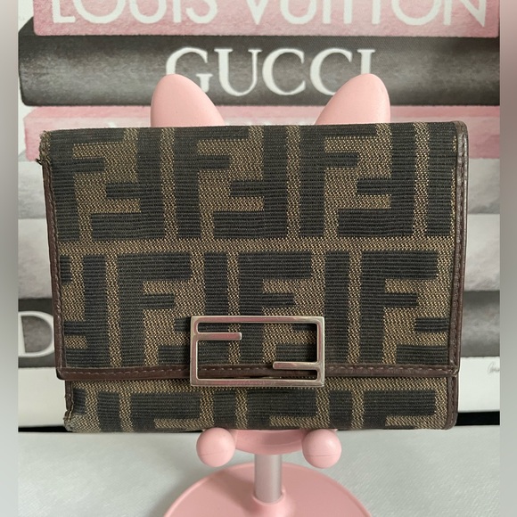FENDI wallet - Picture 1 of 11